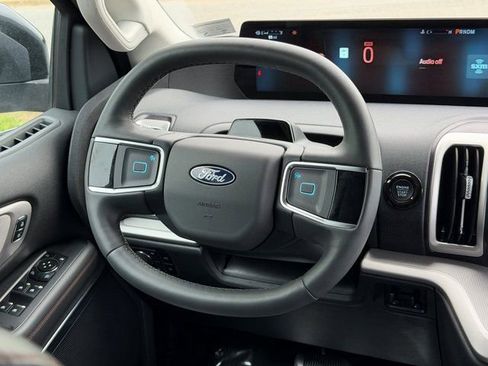 Certified 2025 Ford Expedition Active AWD/4WD image 5