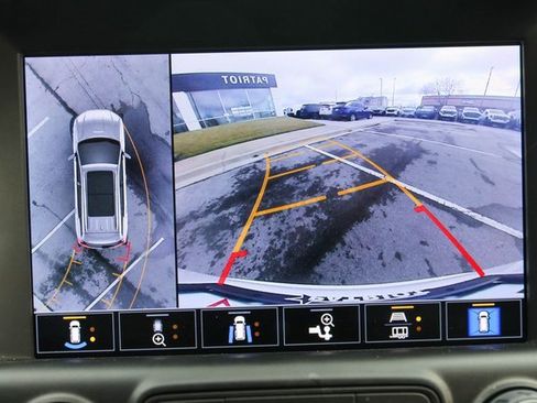 Used 2023 GMC Terrain Denali w/ Denali Premium Package image 32