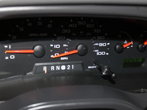 Used 2006 Ford E-350 and Econoline 350 Super Duty RWD image 12