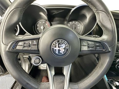 Used 2022 Alfa Romeo Giulia Ti image 21