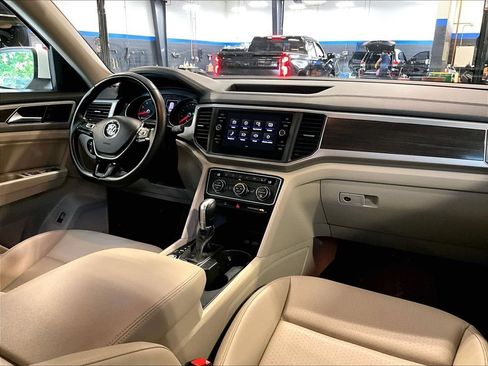 Used 2019 Volkswagen Atlas SE w/ Towing Package AWD/4WD image 14