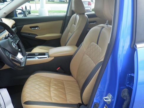 Used 2021 Nissan Sentra SV w/ SV Premium Package image 14