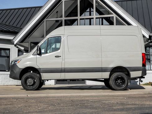 Used 2025 Mercedes-Benz Sprinter 144 Cargo image 4