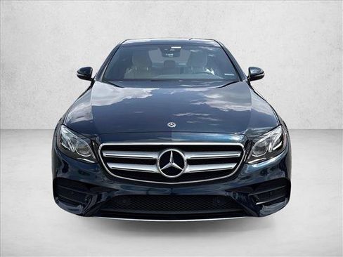 Used 2018 Mercedes-Benz E 300 image 2