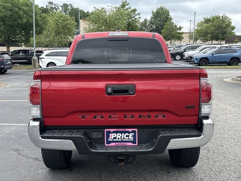 Used 2022 Toyota Tacoma TRD Off-Road AWD/4WD image 6