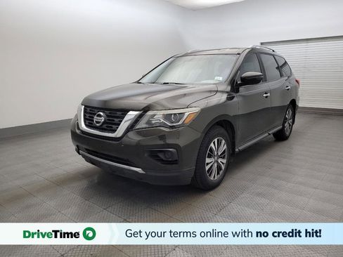 Used 2017 Nissan Pathfinder S image 1
