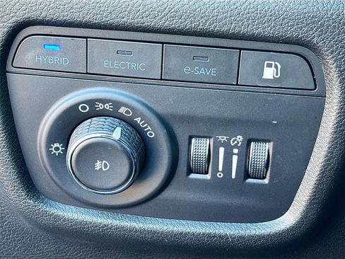 Used 2023 Jeep Grand Cherokee 4WD 4xe image 11