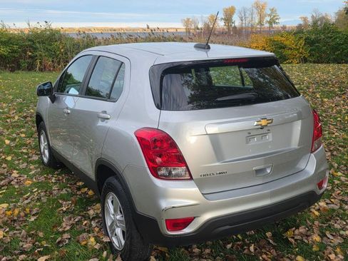 Used 2018 Chevrolet Trax LS AWD/4WD image 25