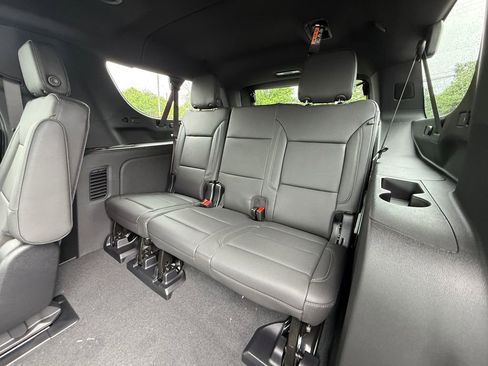 New 2026 Chevrolet Suburban LT w/ Comfort Package AWD/4WD image 25