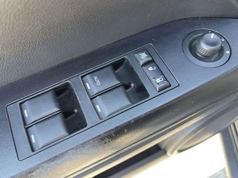 Used 2014 Jeep Patriot Latitude AWD/4WD image 13
