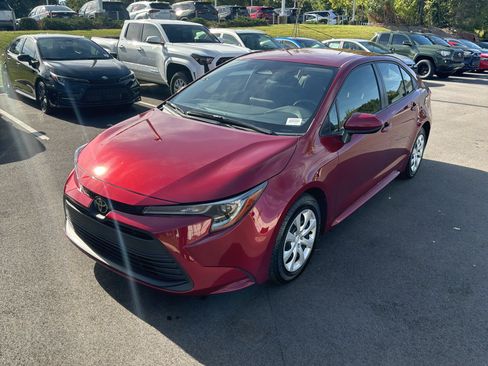 Used 2023 Toyota Corolla LE FWD image 5