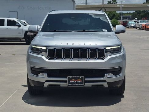 Used 2022 Jeep Wagoneer Series II RWD image 9