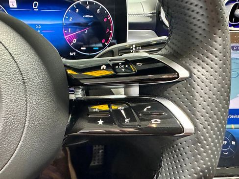 Used 2025 Mercedes-Benz CLE 450 4MATIC Cabriolet image 18