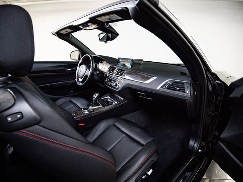 Used 2020 BMW 230i Convertible w/ Premium Package image 28