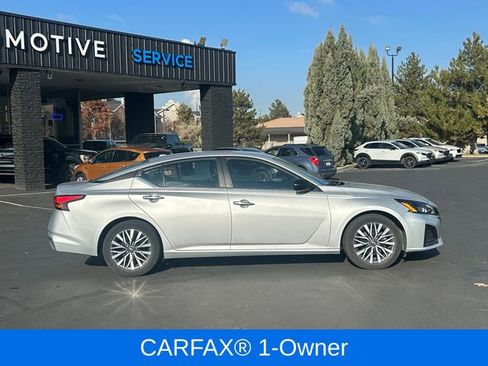 Used 2024 Nissan Altima 2.5 SV FWD image 2