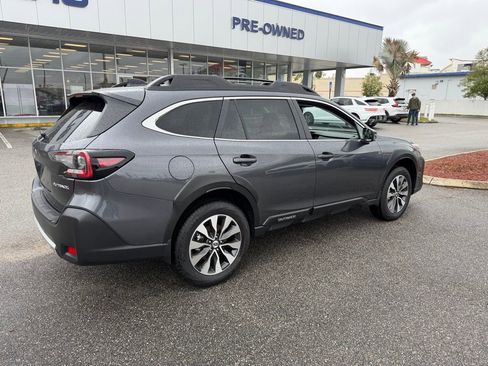 Used 2025 Subaru Outback Limited image 3