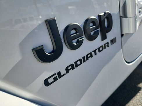 New 2026 Jeep Gladiator Sport AWD/4WD image 7