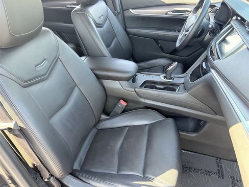 Used 2017 Cadillac XT5 Luxury image 10