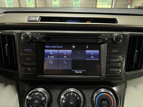 Used 2015 Toyota RAV4 LE AWD/4WD image 20