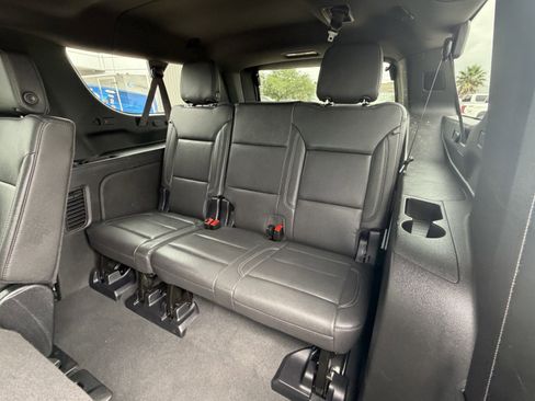 Used 2025 Chevrolet Suburban Z71 AWD/4WD image 30