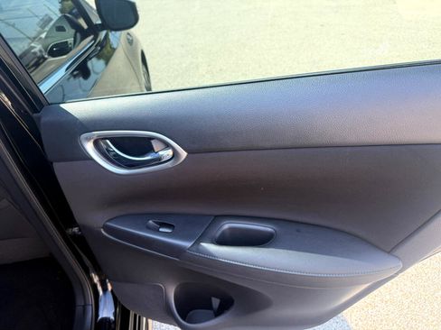Used 2017 Nissan Sentra SR w/ Protection Package image 19