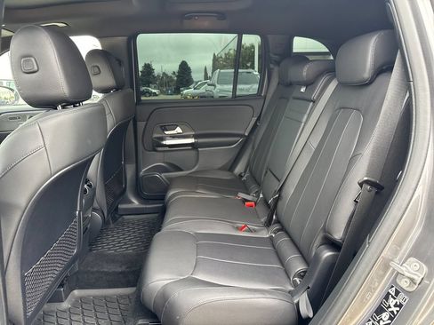 Used 2023 Mercedes-Benz GLB 250 4MATIC image 35