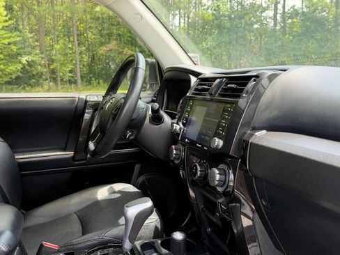 Used 2021 Toyota 4Runner Venture w/ Moonroof Package AWD/4WD image 29