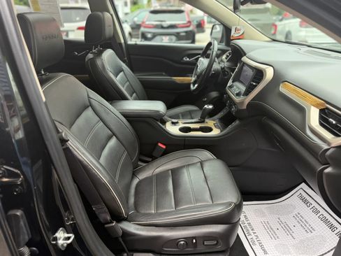 Used 2017 GMC Acadia Denali w/ Technology Package AWD/4WD image 10