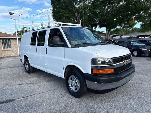Used 2022 Chevrolet Express 2500 w/ Driver Convenience Package RWD image 3
