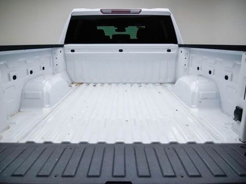 Used 2024 GMC Sierra 1500 SLT image 12