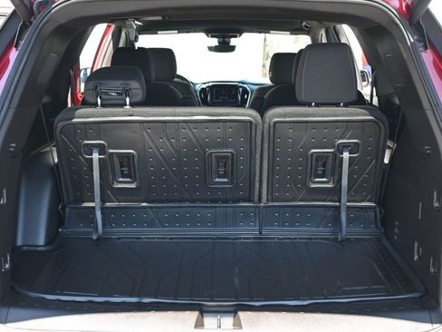 Used 2022 Chevrolet Traverse LT image 20