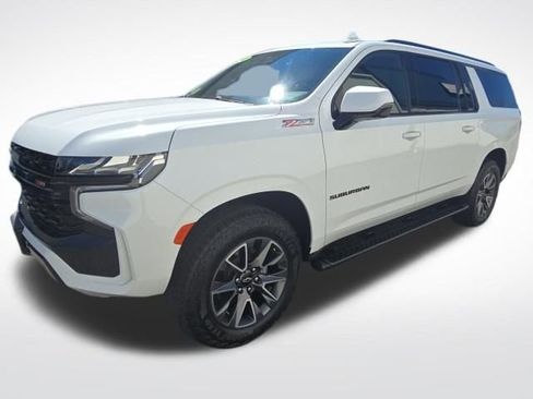 Used 2024 Chevrolet Suburban Z71 w/ Luxury Package image 3