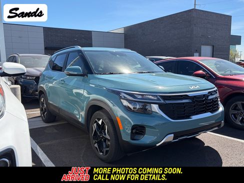 Certified 2024 Kia Seltos EX image 1