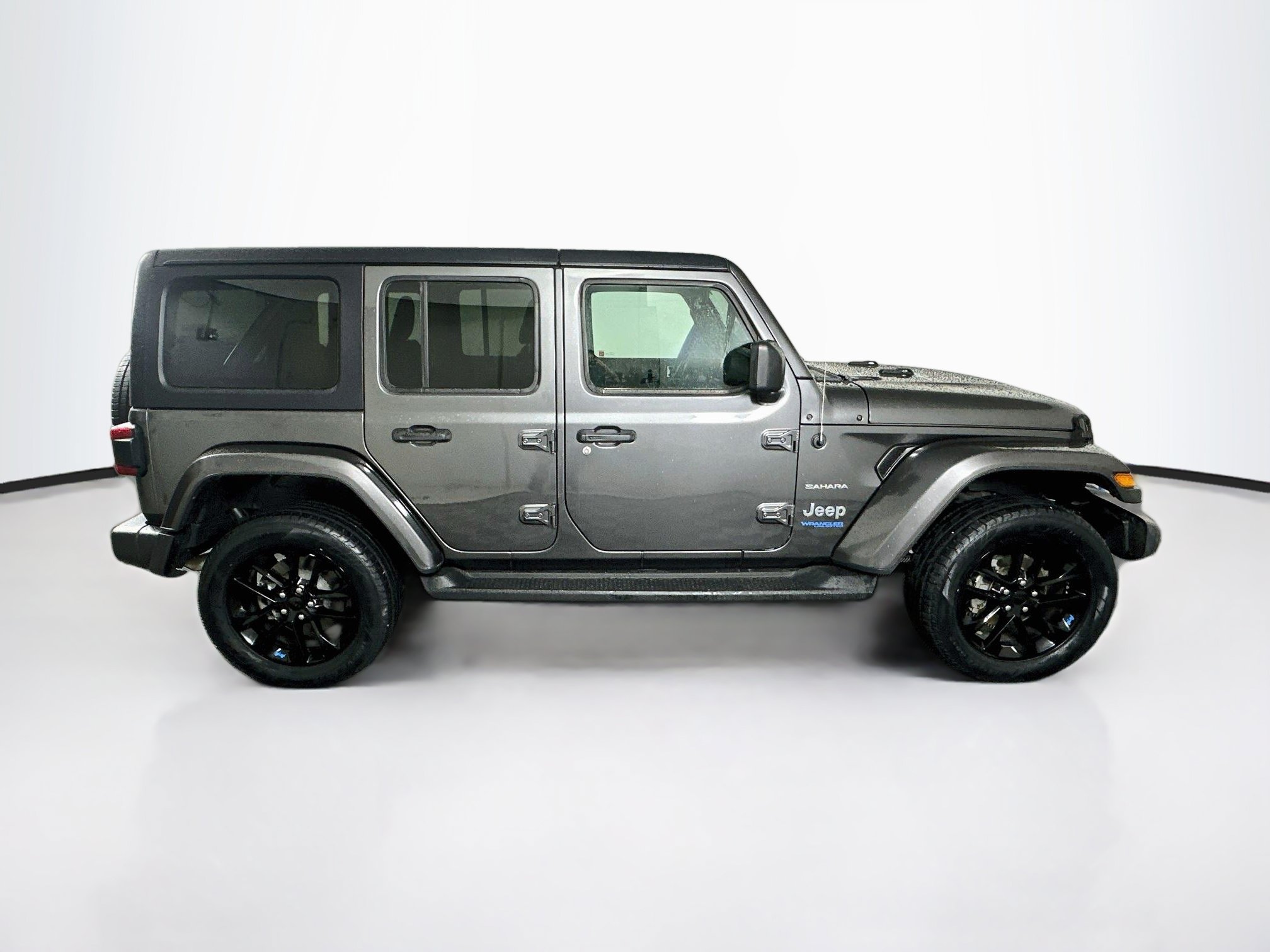 Used 2022 Jeep Wrangler Unlimited Sahara w/ Cold Weather Group AWD/4WD image 10