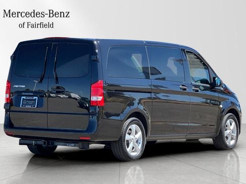 Used 2018 Mercedes-Benz Metris Passenger image 2