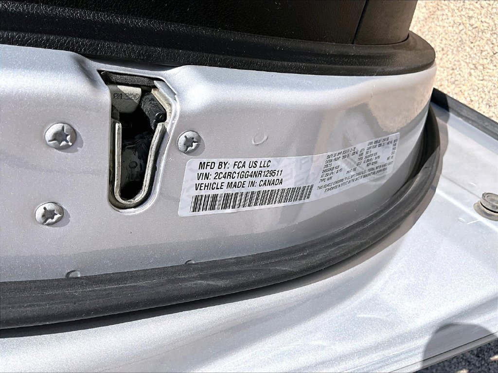 Used 2022 Chrysler Pacifica Limited w/ S Appearance Package FWD image 22