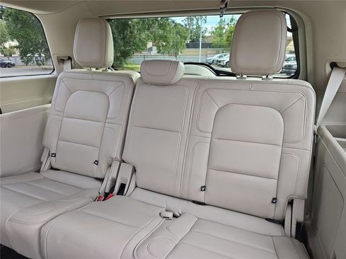 Used 2018 Lincoln Navigator Reserve w/ Technology Package image 14