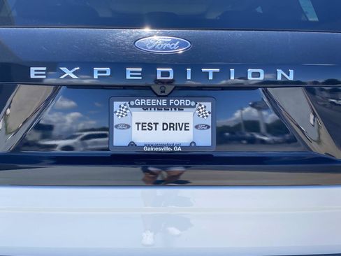 Used 2025 Ford Expedition Active AWD/4WD image 7