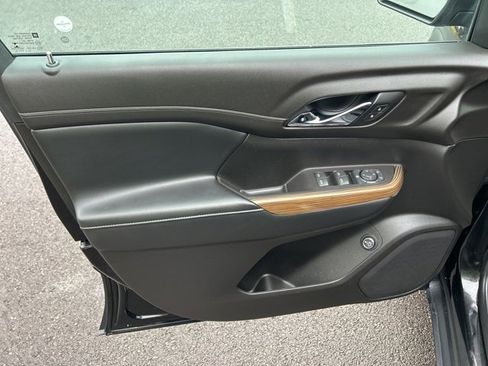 Used 2019 GMC Acadia SLE w/ LPO, Floor Liner Package image 21