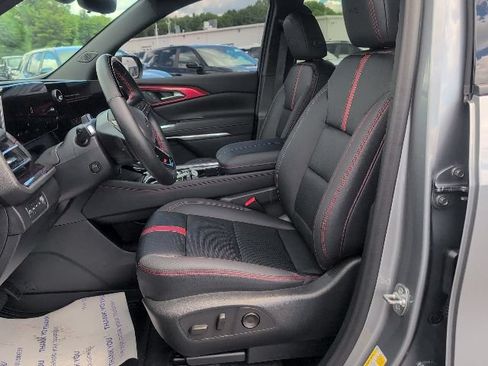 Used 2024 Chevrolet Traverse RS w/ LPO, Floor Liner Package AWD/4WD image 24