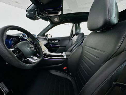 Used 2025 Mercedes-Benz GLC 43 AMG 4MATIC w/ Driver Assistance Package image 20