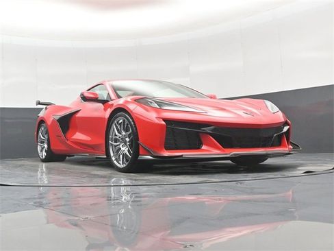 Used 2024 Chevrolet Corvette Z06 w/ Z07 Performance Package image 46