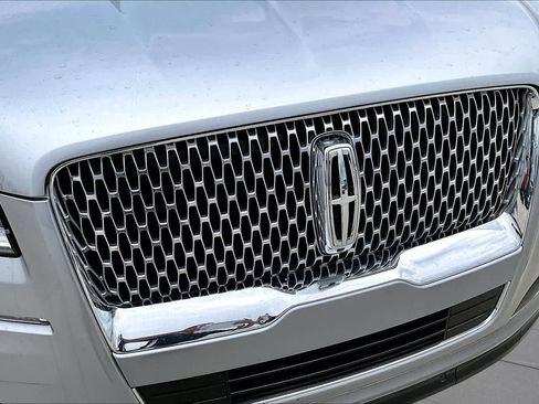 Used 2023 Lincoln Navigator Reserve RWD image 28
