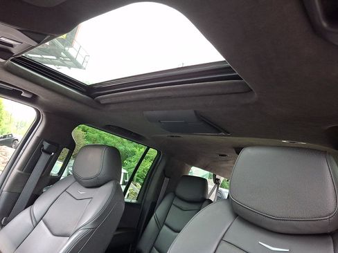 Used 2020 Cadillac Escalade ESV Platinum AWD/4WD image 27