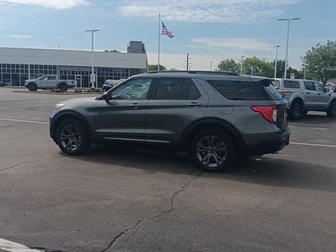 Used 2023 Ford Explorer XLT w/ Equipment Group 202A AWD/4WD image 9