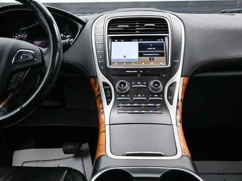 Used 2016 Lincoln MKX Reserve w/ Climate Package AWD/4WD image 18