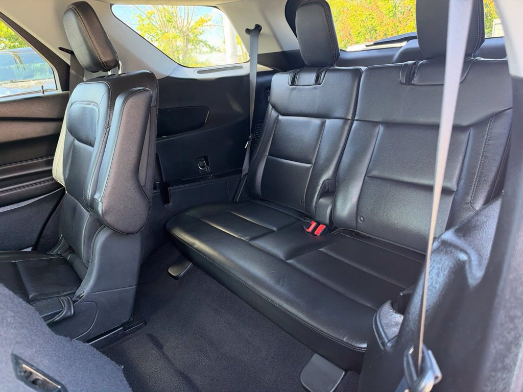 Used 2020 Ford Explorer XLT w/ Equipment Group 202A AWD/4WD image 20