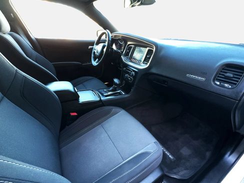 Used 2017 Dodge Charger SXT w/ Blacktop Package RWD image 34