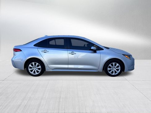Used 2022 Toyota Corolla LE image 5