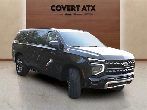 Used 2025 Chevrolet Suburban Z71 image 7